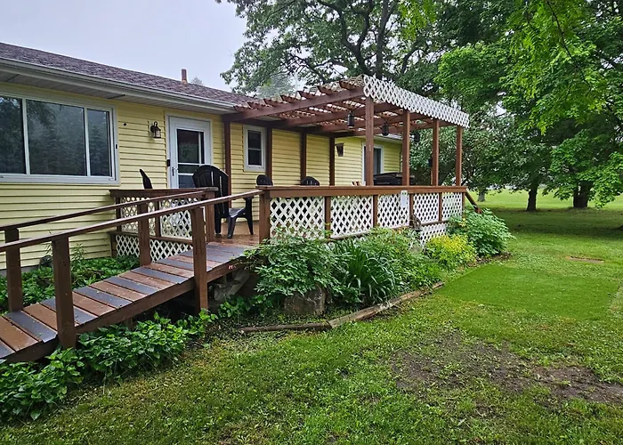 Clear Lake Retreat In West Branch & Game Room